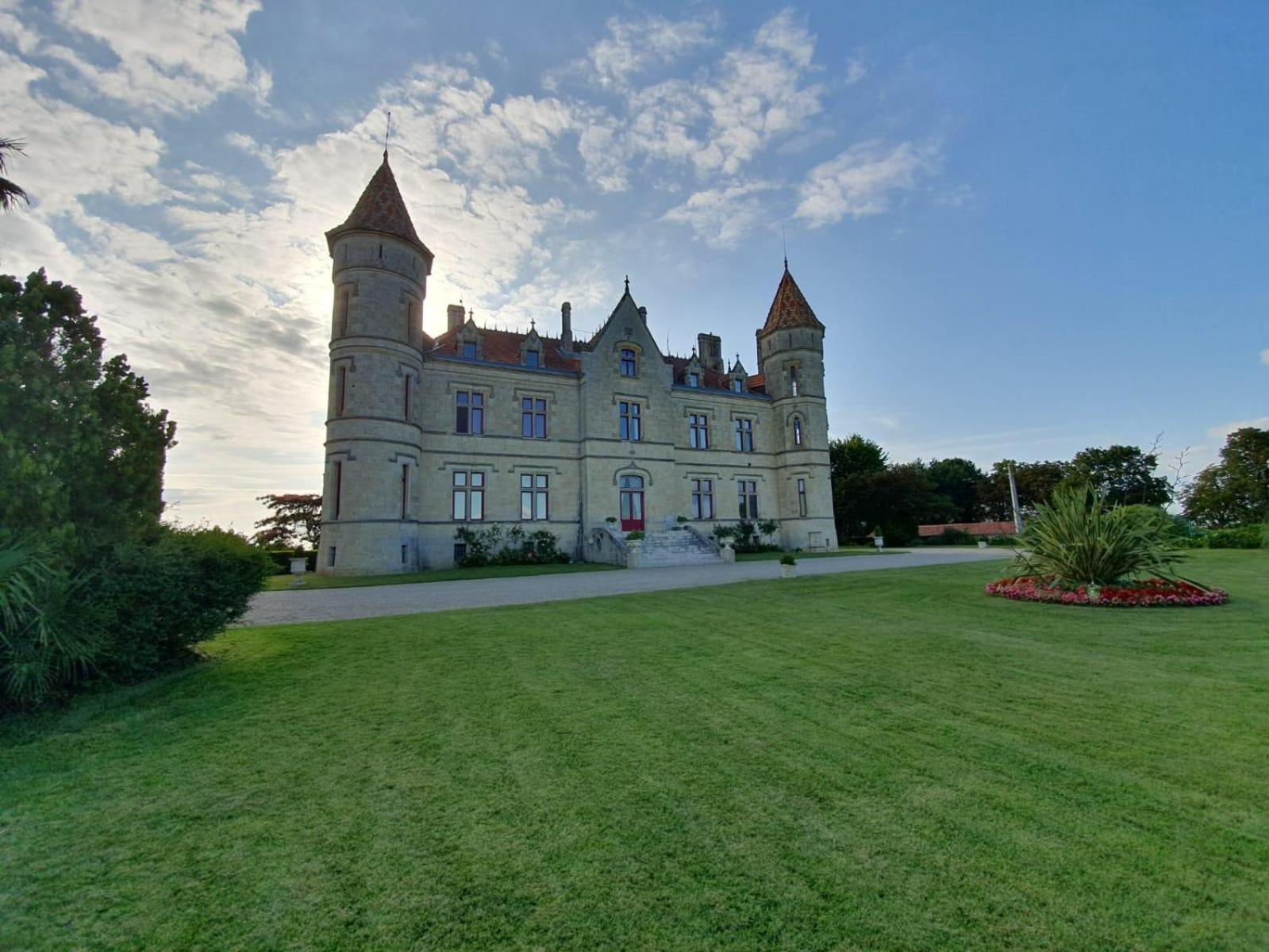 Chateau Moncassin Leyritz-Moncassin Ngoại thất bức ảnh